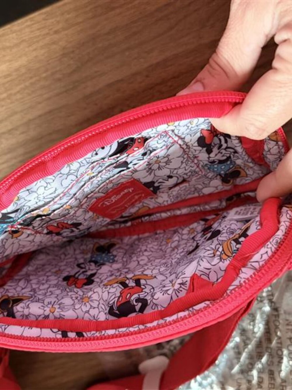 NWT Vera Bradley Disney Belt Bag - Picture 2 of 2